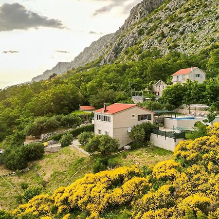 Lovely Home In Omis With Kitchen Exterior foto